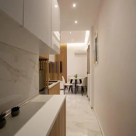 Navarino Lux