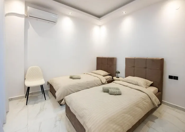 Navarino Lux *